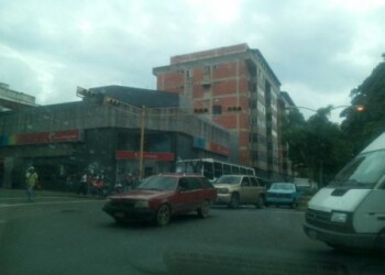 Tequeños se quejan del abandono de la principal avenida de la ciudad