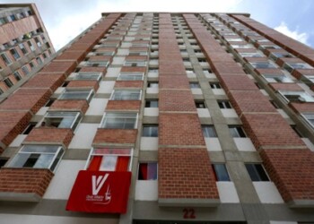 Asesinaron a asistente de Jorge Rodríguez al lanzarla de un piso 11