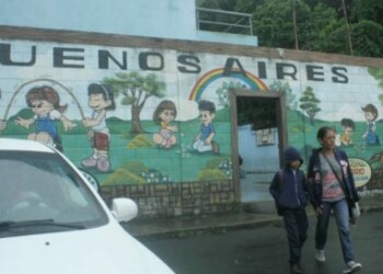 Gobernación de Miranda colocó dos bombas de agua en el plantel estadal