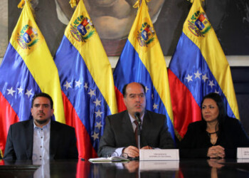 Dirigentes de la unidad y parlamentarios visitarán diferentes países de la comunidad internacional para denunciar el fraude comicial del 15 de octubre, y a su vez presentar tanto al país como al mundo, cuál es el sistema electoral confiable, informó el presidente del Parlamento, Julio Borges.