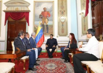 Maduro se reunió con tres de los gobernadores adecos subordinados a la ANC