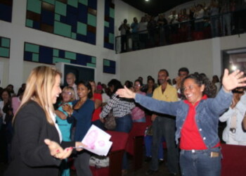 Candidata del PSUV recorrió Tácata y Paracotos