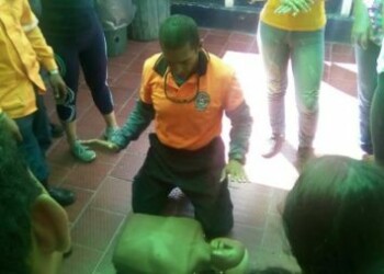 PC dicta curso de actualización
para médicos y enfermeras