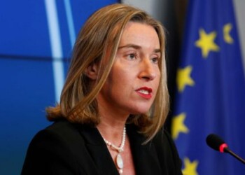 La Unión Europea aprueba sanciones a Venezuela, entre ellas el embargo de armas