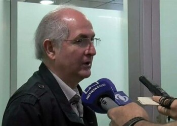 Confirman que el opositor Ledezma partirá hoy a Madrid en un vuelo de Avianca
