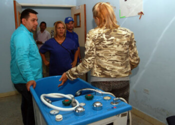 Fraija donó luminarias a CDI de Carrizal que tenía 2 años a oscuras