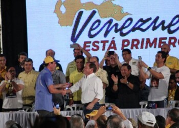 Capriles: Subordinarse le evitó una crisis a Maduro