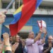 Junto a vecinos formalizó su inscripción ante la Junta Electoral Municipal.