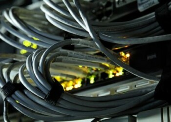 Exigen a la empresa de televisión por cable reparar avería.