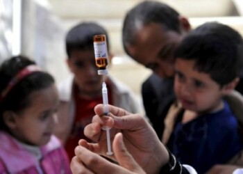 En jornadas realizadas en “Miércoles de Salud” se están colocado la vacuna contra la difteria en las comunidades