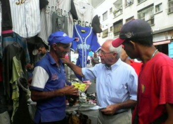 Freddy Martínez recorrió comercios de la capital mirandina