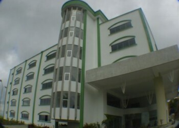 En la Universidad Bicentenaria de Aragua (UBA) Núcleo San Antonio de Los Altos, se ha calculado que el 60 % de los universitarios han abandonado sus estudios por diversos motivos.