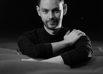 El artista ha creado, a través de las notas y melodías del piano, su propio estilo musical, al fusionar la música venezolana con la salsa, el merengue y el jazz clásico.