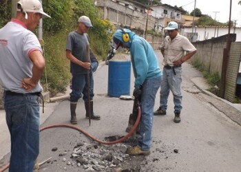 Atienden averías de agua en José Manuel Álvarez
