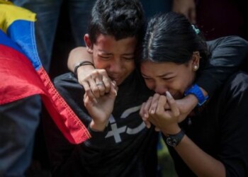 Venezolanos honran a Óscar Pérez y el Gobierno sigue sin entregar sus restos