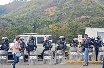 "El pueblo de Bolívar muere de hambre y el gobierno responde con plomo"