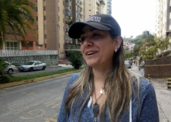Lorena Pon Grosso: ''Uno los llama  y no hacen nada, y eso que están a segundos de la urbanización''