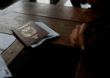 Cuatro de cada 10 venezolanos piensan irse de Venezuela este año