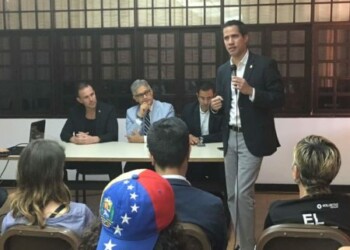 Juan Guaidó: Cada vez que muere un niño en una maternidad por falta de insumos, no olvide que lo mató un corrupto