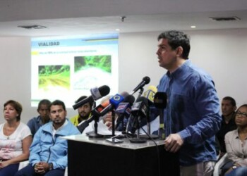 El líder regional denunció el grave deterioro en los servicios públicos de la entidad, así como  distintos problemas en el sector salud, vialidad y transporte