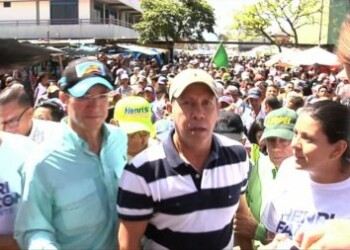 Henri Falcón en Cumaná: "Me comprometo con la dolarización del salario"