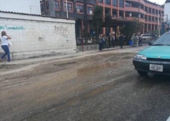 Zona del crater de Hidrocapital convertida en lodazal