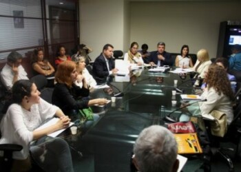Según lo expuesto por el ingeniero César Romero, es una mentira  que el oro se queda en el país y aumentan las reservas internacionales