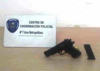 Detenidos dos sujetos por robo en unidad de transporte público