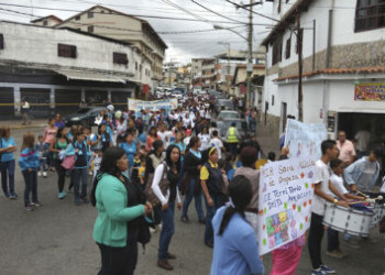 Estudiantes de Carrizal  se suman a concienciar sobre el autismo 