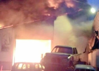 Bomberos batallaron por más de cuatro horas