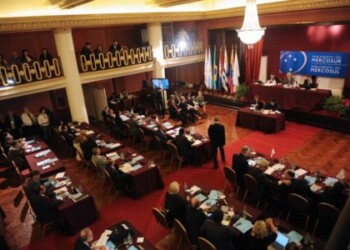 Parlamentarios argentinos rechazaron “elecciones” del 20-M