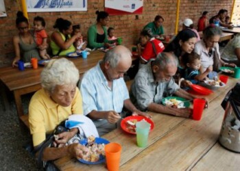 Refugiados venezolanos sufren altos niveles de malnutrición, alerta la Cruz Roja