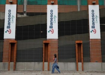Libertad condicional para siete funcionarios de Banesco