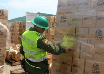 Colombia decomisa toneladas de alimentos Clap “no aptos” para venezolanos