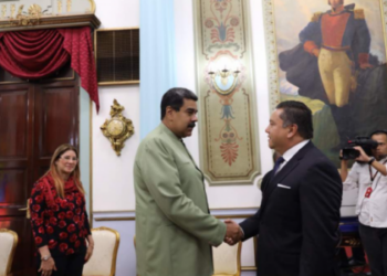 Bertucci se sentó a dialogar con Maduro