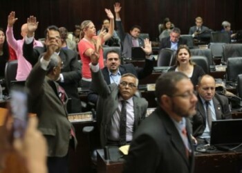 Parlamentó declaró inexistente la farsa electoral del 20 de mayo 