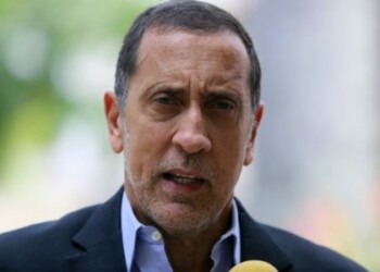 Guerra: El problema económico de Venezuela se resuelve refinanciando la deuda y aplicando un nuevo modelo