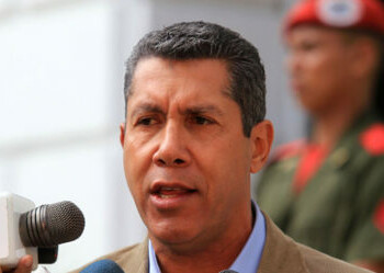 Falcón dijo que conversó con sectores de la MUD para discutir candidatura unitaria