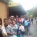 Algo tan cotidiano como ir a Caracas se hace complicado para muchos sanantoñeros, quienes ante el continuo aumento del pasaje deben pasar horas en bancos para conseguir efectivo.