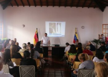 El dirigente vecinal fue sacado de la reunión realizada la mañana del lunes.