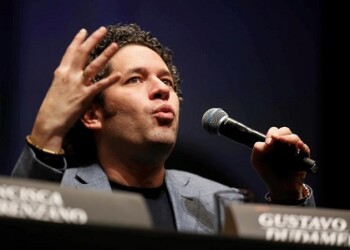 Gustavo Dudamel ofrecerá dos conciertos en Chile para honrar al maestro Abreu