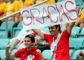 La fiesta peruana en la despedida de su selección da otro valor al fútbol