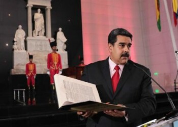 Maduro llama "culebra venenosa" al vicepresidente de EE.UU., Mike Pence