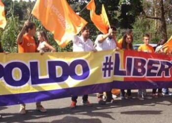 Vecinos y dirigentes políticos protestaron en Ramo Verde pidiendo libertad para presos políticos