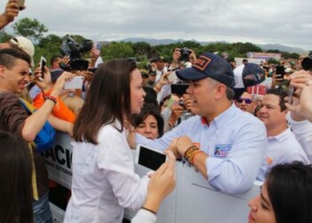 María Corina junto al candidato colombiano en la frontera