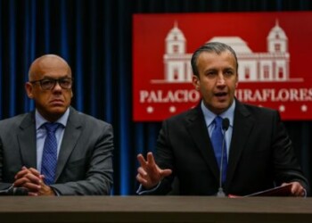 Vicepresidente dice que anuncios de Maduro son el "parto" hacia el socialismo
