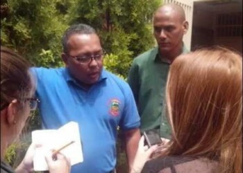Braulio Cedeño: La asamblea de Transportistas de Caracas aprobó mayoritariamente enviar un oficio tanto al nuevo ministro del transporte Hipólito Abreu, como a la Alcaldesa de Caracas Erika Farías exhortándolos a que la nueva tarifa a partir del 15 de julio del presente año sea de 20 mil Bs. F. (20 Bs. S)  