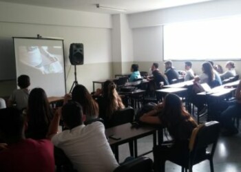 Un Mundo Sin Mordaza y Alcaldía de Los Salias llevó documental #NuncaJamásEnVzla a la UBA