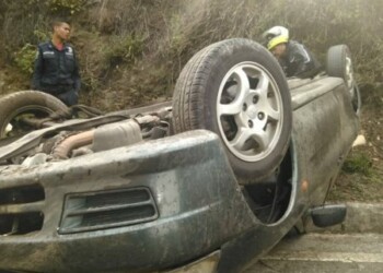 PC Los Salias atendió volcamiento de carro en la Panamericana
