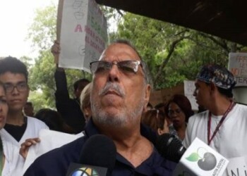 Víctor Márquez anuncia paro del sector universitario por 24 horas
